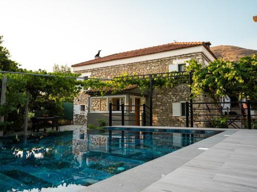 Albanian Riviera Apartment | FILIPPOS Traditional Villa-2 luxury Apartments whith Exclusive Pool & Garden Views