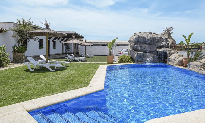 Campano House | Finca Abril 2 - In idyllic location and with shared pool