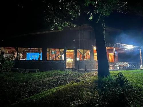 Roble Ski Chalet | Finca Colibrí Casa de campo