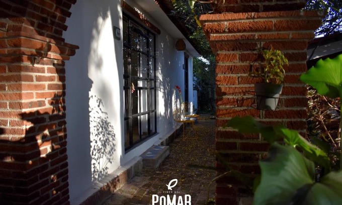 Acatlan Hotel | Finca del Pomar