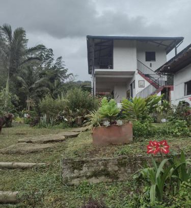 Sasaima House | Finca exclusividad familiar o grupo de amigos capacidad hasta 12 personas calles en placa huella, caminata ecológica