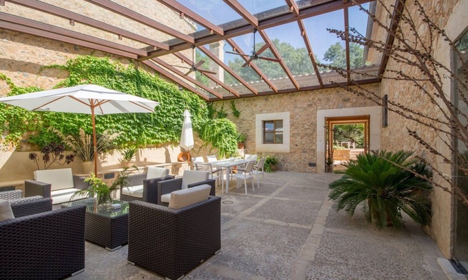 Alcudia Villa | Finca in Alcudia with XXL Pool & Vineyard Views