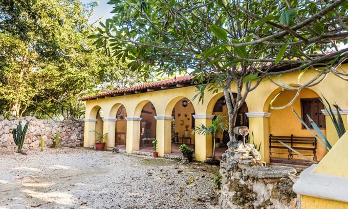 Conkal House | Finca La Caprichozza