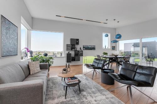 orlakshofn House | Finnsbud Country Residence - 30 mins from Reykjavík