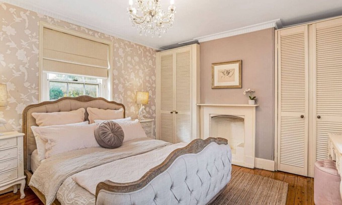 North Adelaide House | Firebird Cottage A Hallmark to Adelaides History