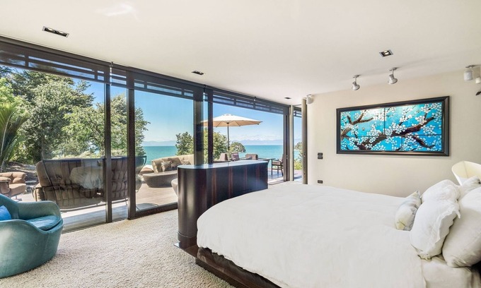 Ngaio Bay Cabin | Fireplace Suite - Ocean Views & Beach
