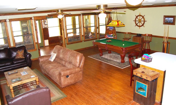 Alba House | First Class Family Lodging Best Location on the Lake!