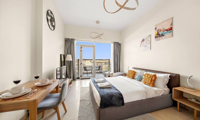 Discovery Gardens Apartment | FIRST CLASS | Studio | Classy Comfort