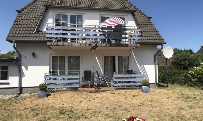 Wieck auf dem Darss Apartment | First floor apartment with south-facing terrace and beautiful harbor and Bodden view - Ella