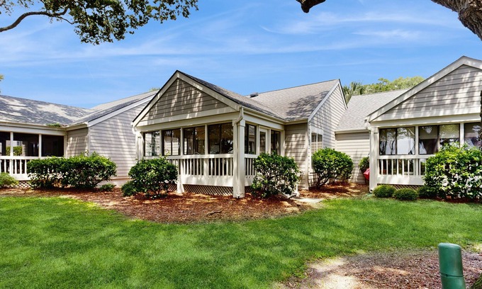 Seabrook Island Villa | First-floor villa overlooking the Ocean Winds golf course 18th fairway