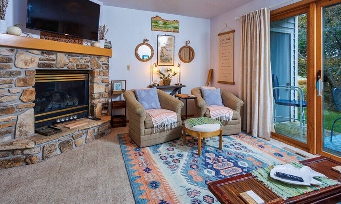 Fish Creek Condo | Fish Creek Hale Condo in Door Cty