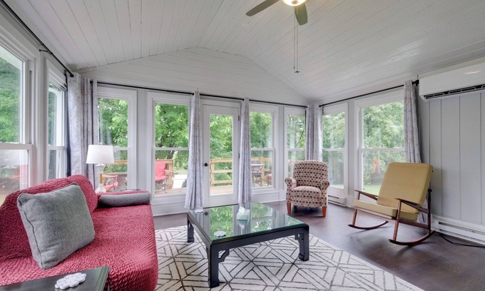 Colonial Beach House | Fish, Relax & Enjoy Lake Views: Colonial Beach Gem