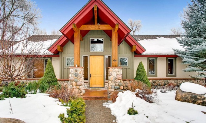 Eagle House | Fisherman’s Paradise on Eagle River