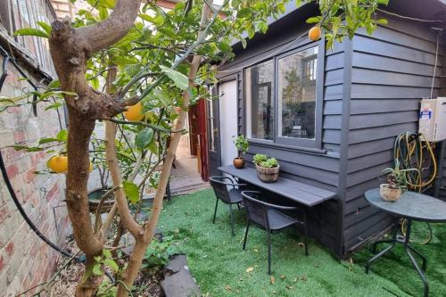 Fitzroy House | Fitzroy- Private rooms 2-4 guest #GuestHouse #AusGP #DirectTram #F1
