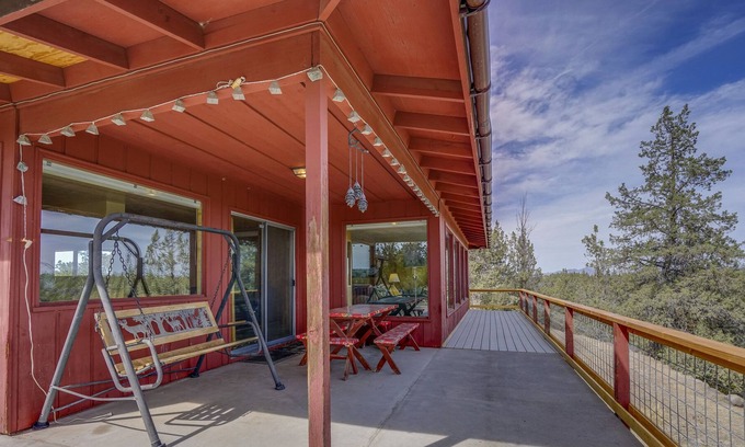 Redmond Cabin | Five Acres on Deschutes Riverfront - Near Fishing, Skiing, & Hiking