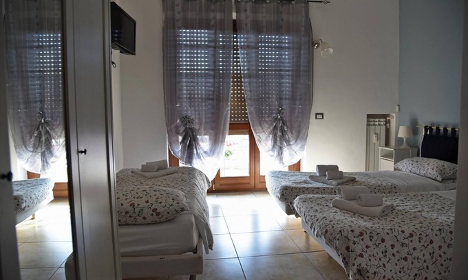 Quartiere XIII Aurelio Bed & Breakfast | Five bedroom apartment