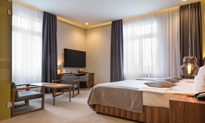 Stari Grad House | Five Points Square - City Center