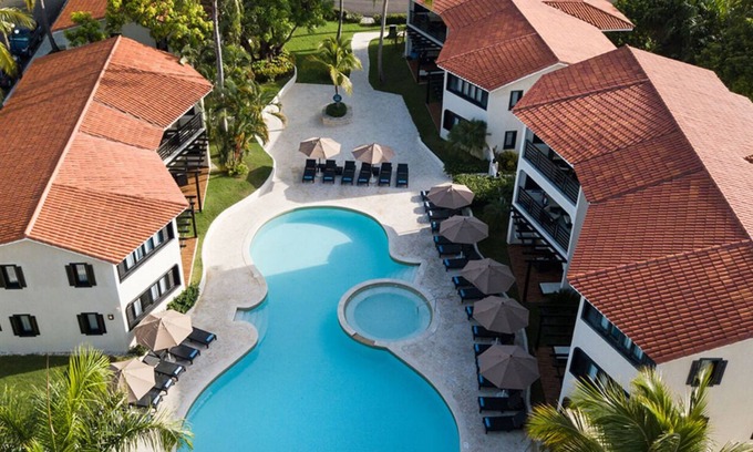 Los Brazos Resort | FIVE STAR VIP experience steps from the Beach!