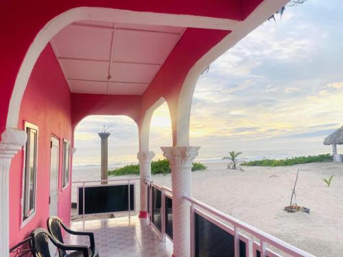 Sanyang Bed & Breakfast | Flamingo Beach