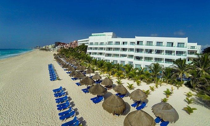 Punta Cancun Hotel | Flamingo Cancun Resort