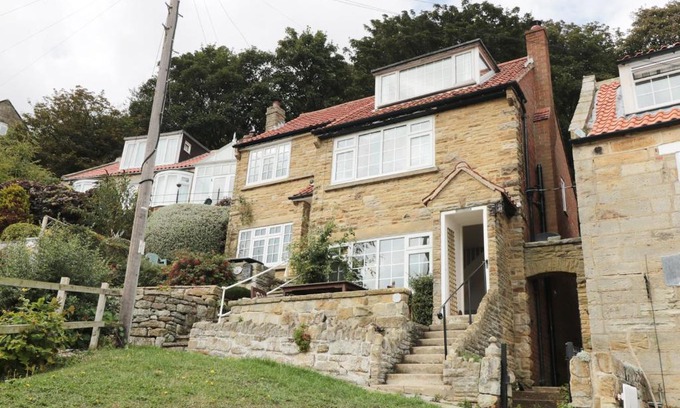 Runswick Bay House | Flamingo Cottage, Saltburn-by-the-Sea