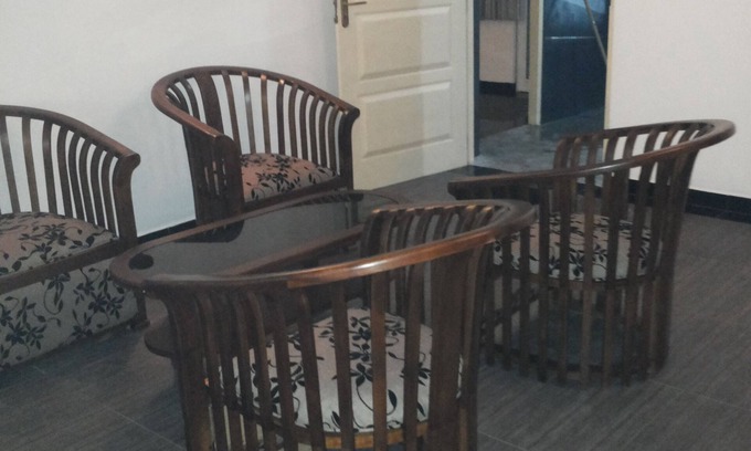 Mount Lavinia Apartment | Flat 4 - Fully Furnished Air-conditioned Three Bedroom Apartment in Dehiwala