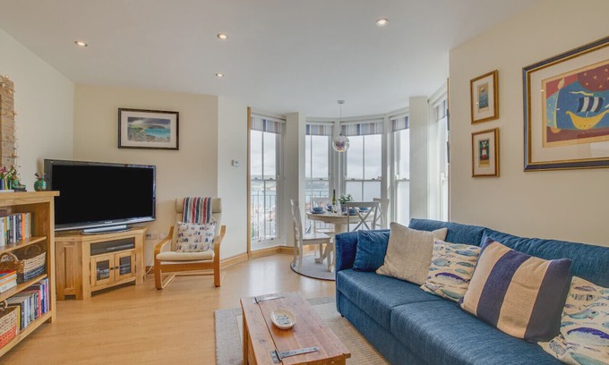 Swanage Apartment | Flat 5 Penlu - Two Bedroom Apartment, Sleeps 4