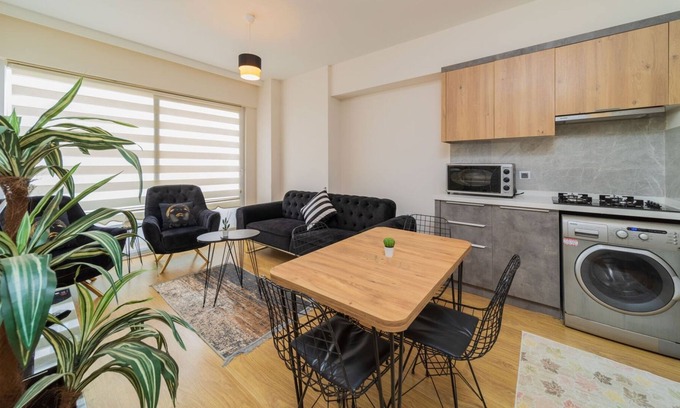 Kepez Apartment | Flat Close to Duden Waterfalls with Shared Pool