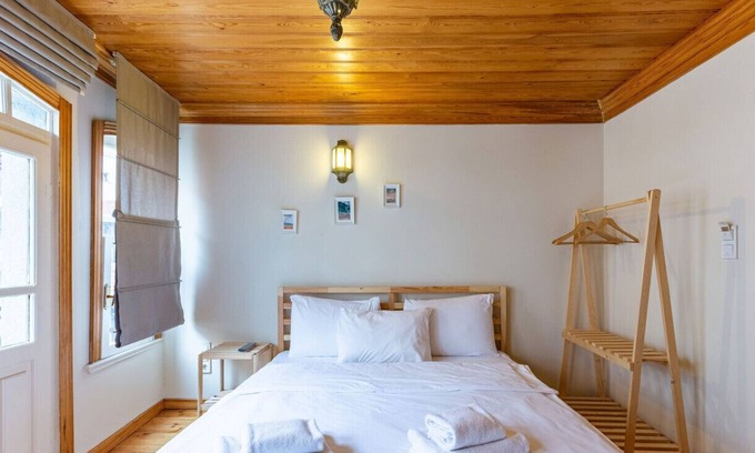 Balat Apartment | Flat near Trendy Attractions in Balat, Fatih