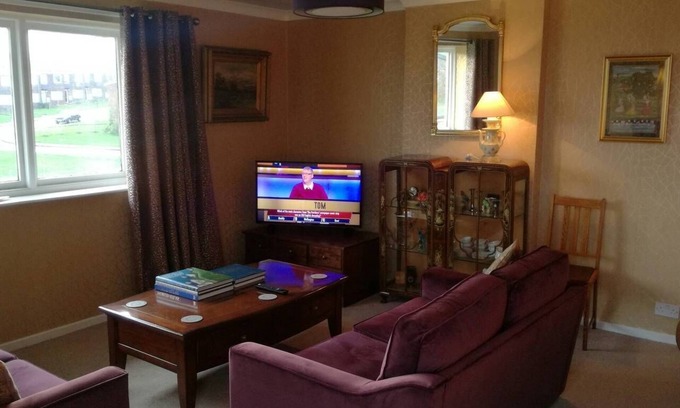 Newcastle-upon-Tyne House | Flat - Sleeps 4 - Parking - Close to Airport