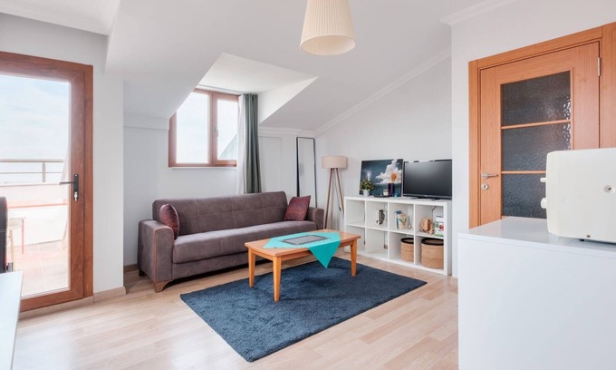 Avcilar Apartment | Flat w Terrace 4 min to Pelican Mall