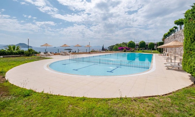 Kadıkale Apartment | Flat with Sea View and Shared Pool in Bodrum