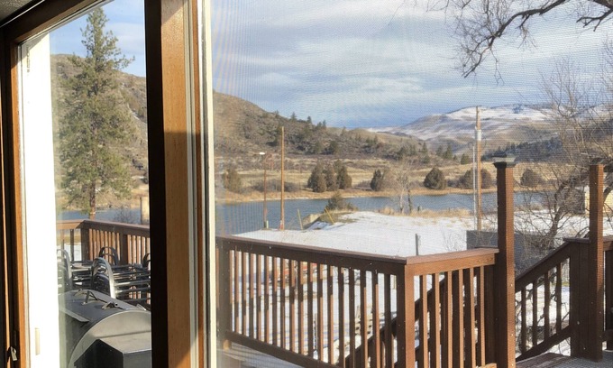 Perma House | Flathead River Getaway in the heart of Western Montana!