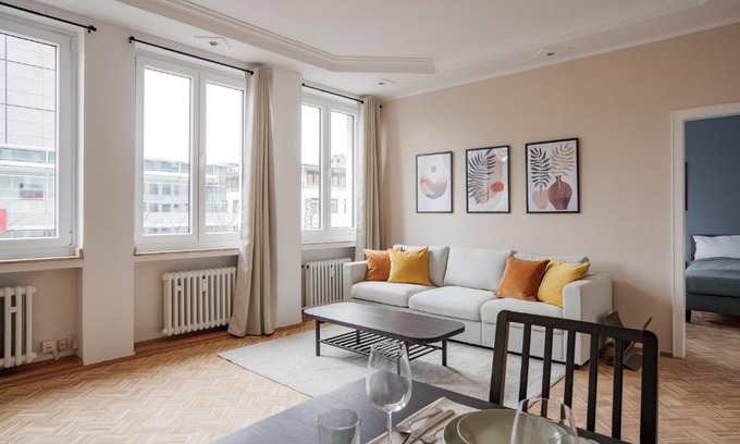 Duisburg City Center Apartment | Flats 4 You, Moderne City Wohnung Nähe HBF, DÜ-Messe 20 Min, Netflix, Küche