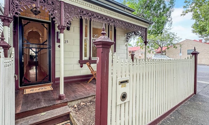 Ascot Vale House | Flemington Escape with private rooftop area