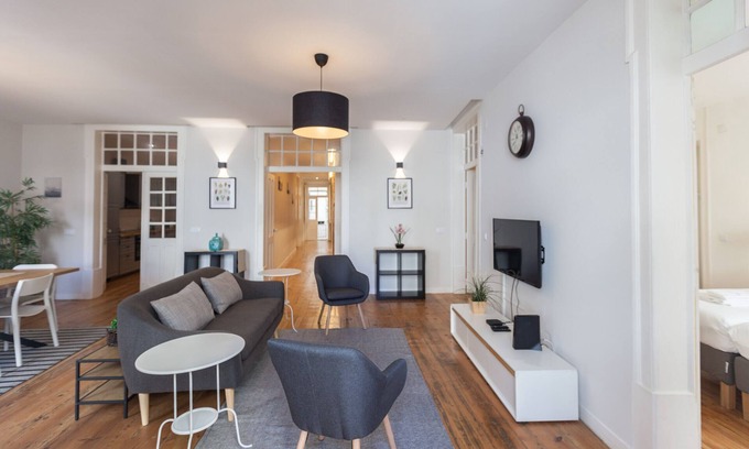 Encarnacao Apartment | FLH Bairro Alto Spacious Apartment