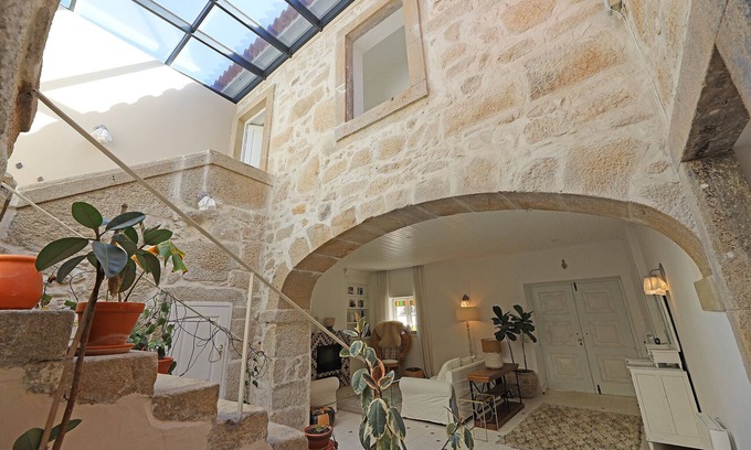 Oliveira do Douro House | FLH Gaia Quinta de Sá - Country House