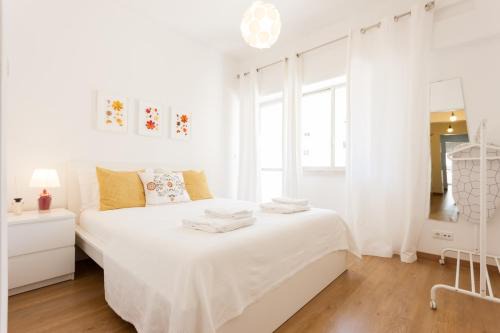 Lisbon Old Town Apartment | FLH Marquês Bright Apartment