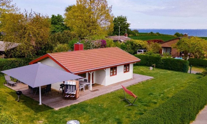 Norgaardholz House | Flintholmhus on the Baltic Sea beach