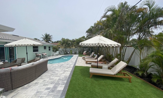 Englewood House | Flip Flop Retreat.Luxurious Pool Home.Perfect Island Oasis