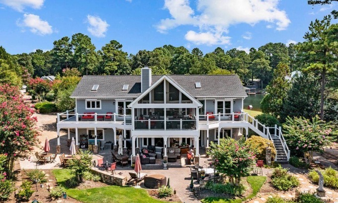 Henrico House | FLIPFLOP INN on PARADISE POINT - 5Bdr/4Bth-Outdoor Oasis-Waterfront, Dock, Beach
