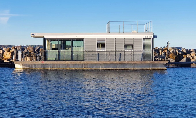Probstei House | Floating 44 in Laboe Sind Schwimmenden Logenplätze an der Kieler Förde