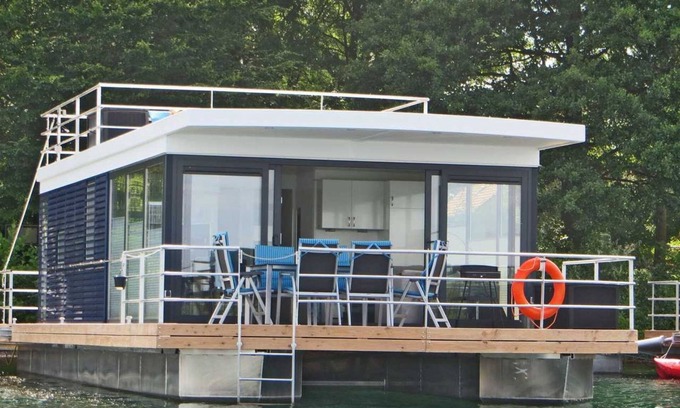 Vynen House | Floating 44 in Xanten - Boot 2 - Floating 44 Komfortable Hausboote bei Xanten mit Tollem Seeblick