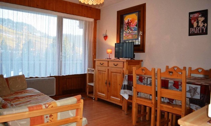 Le Chinaillon Apartment | Floor -2, view ski slopes, balcony, parking, tv, 27m², Le Grand Bornand