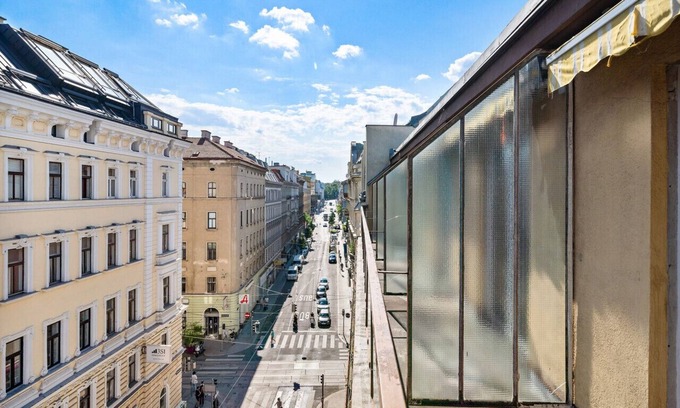 Schottenfeld Apartment | Flora Collection 2 in Vienna