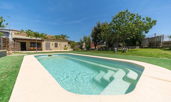 L'Escala Villa | Florence: Rustic style house, surrounded by nature