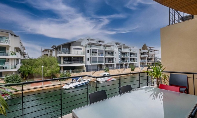 Mandurah House | Florian on Mews - 5 Bedroom Townhouse