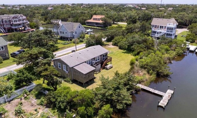 Ocracoke Cottage | Floundering Around: Canal front cottage perfect for your next fishing trip.