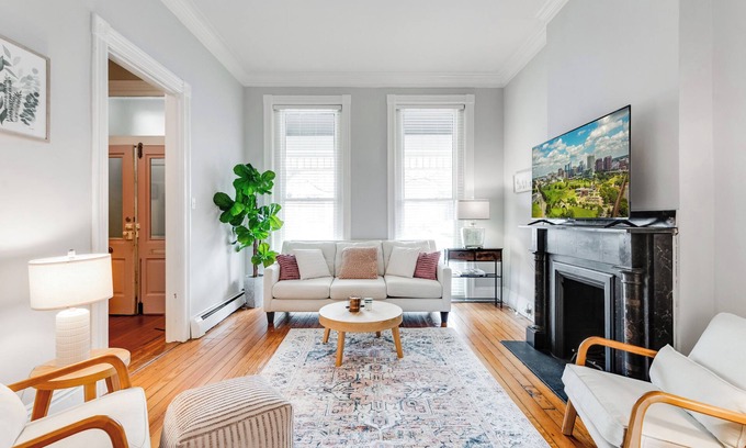 Richmond House | Floyd’s FAN-tastic 3BR/3BA | Prime RVA Location