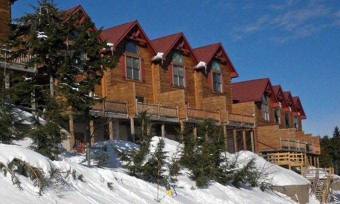 Snowshoe House | FlumeFloIandO - Ski-in & Ski-out chalet!, A True Ski-in/out @ Snowshoe